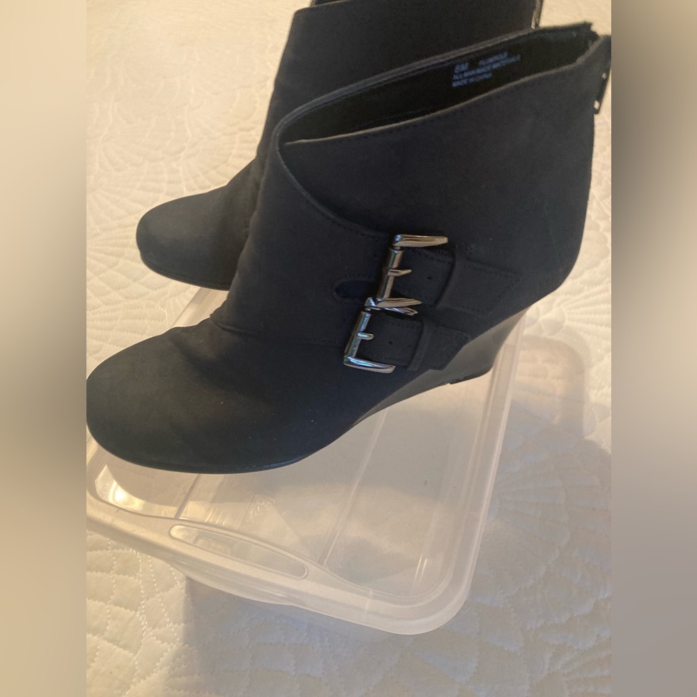 Aerosoles Black Booties 8
